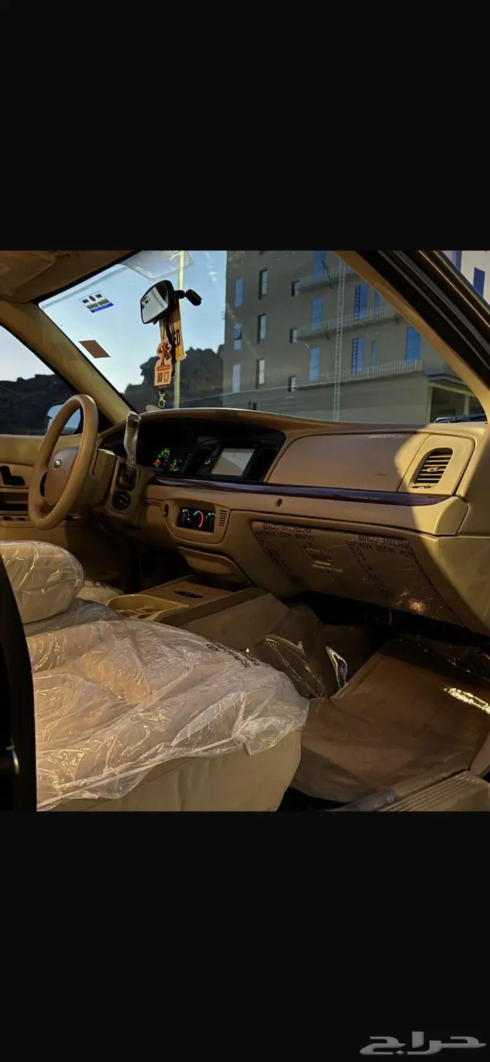 كراون فيكتوريا 16