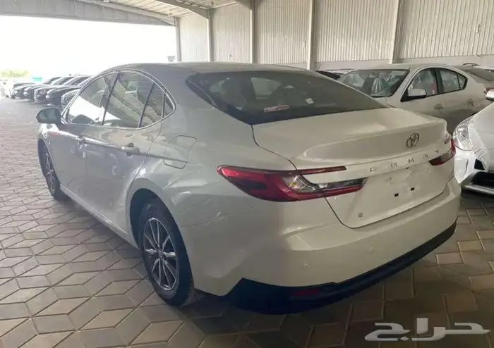 تويوتا كامري E استاندر جنوط بنزين 2025 سعودي اقل الاسعار 3