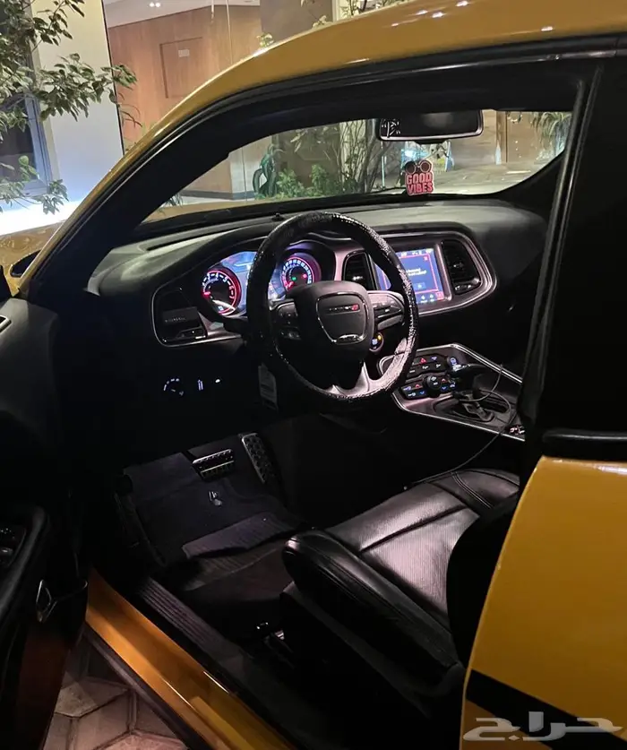 تشالنجر خليجي فل كامل ستوك V8 RT 2