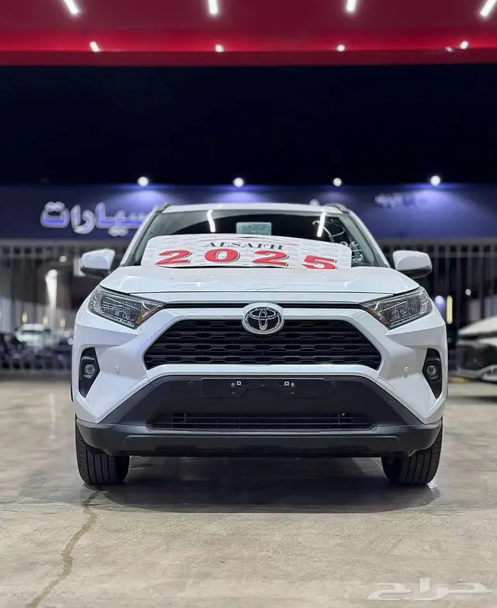تويوتا راف فور 2025 XLE بنزين نص فل الاقل سعرأ 0