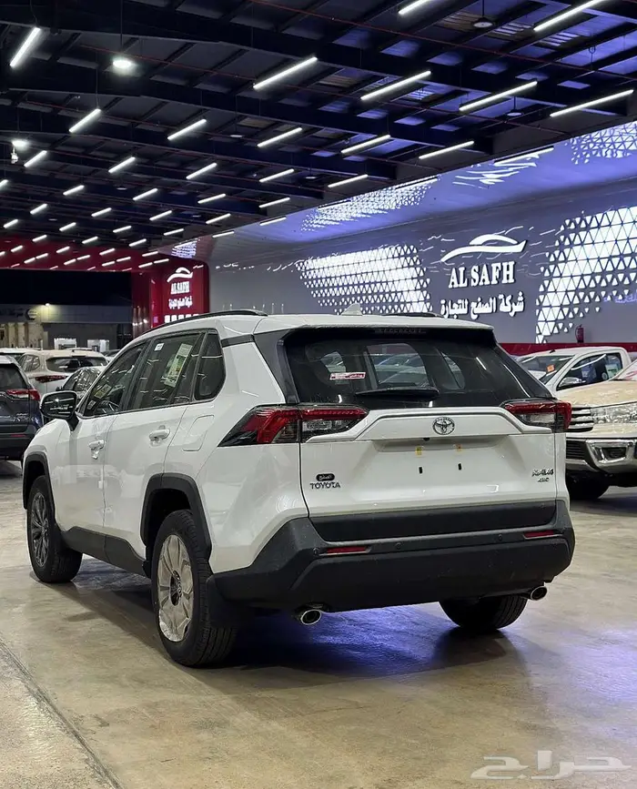 تويوتا راف فور 2025 XLE بنزين نص فل الاقل سعرأ 3