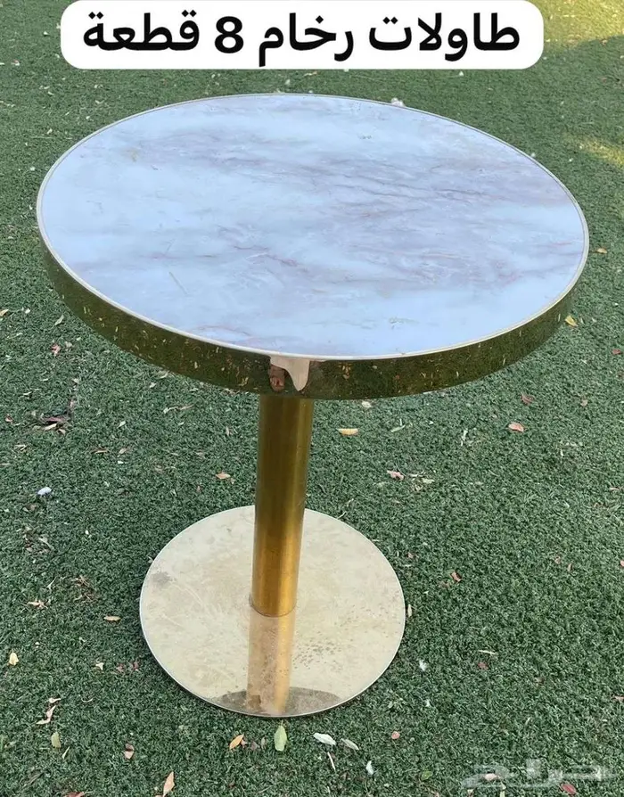 طاولات وكراسي وكنب بحالة ممتازة للبيع 3