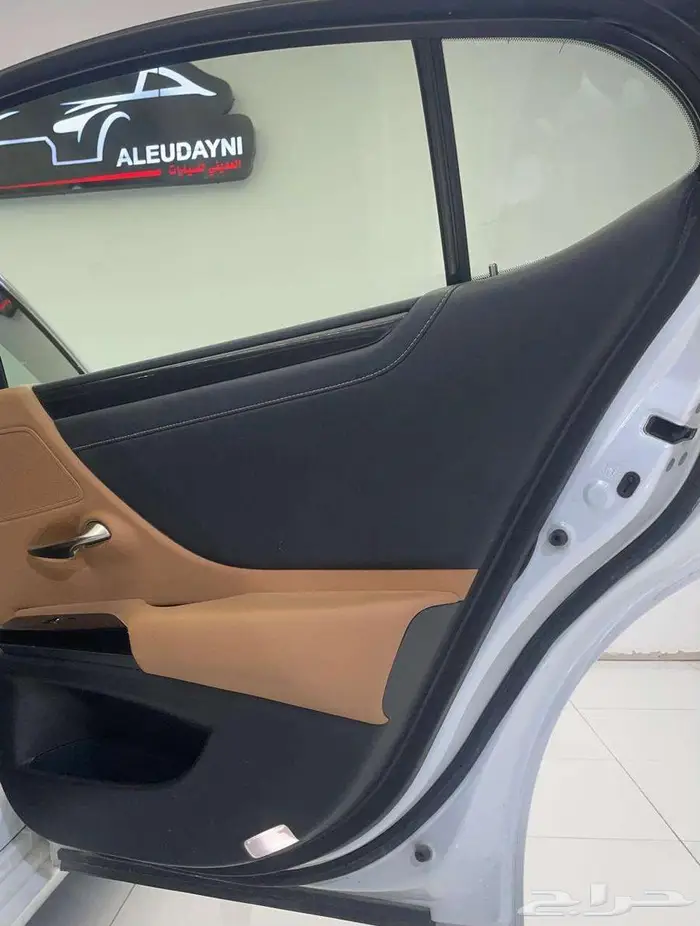 لكزس ES 300 2023 هايبرد 23