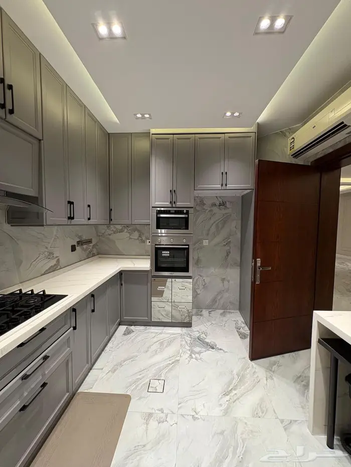 شقة فاخرة بحي الورود بجدة للايجار السنوي 9