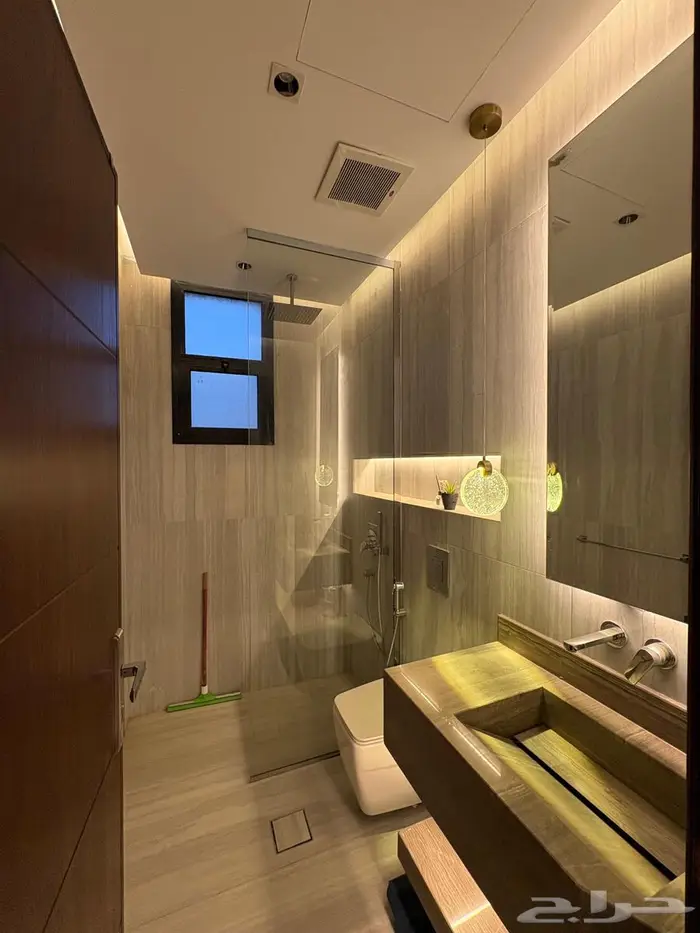 شقة فاخرة بحي الورود بجدة للايجار السنوي 15