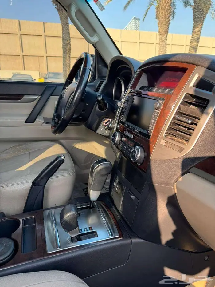 ميتسوبيشي باجيرو  ماشي قليل  فل كامل  فئة الذهبي  كله وكاله 21