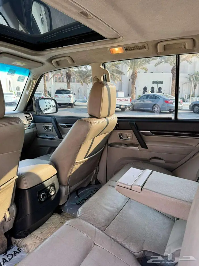 ميتسوبيشي باجيرو  ماشي قليل  فل كامل  فئة الذهبي  كله وكاله 24