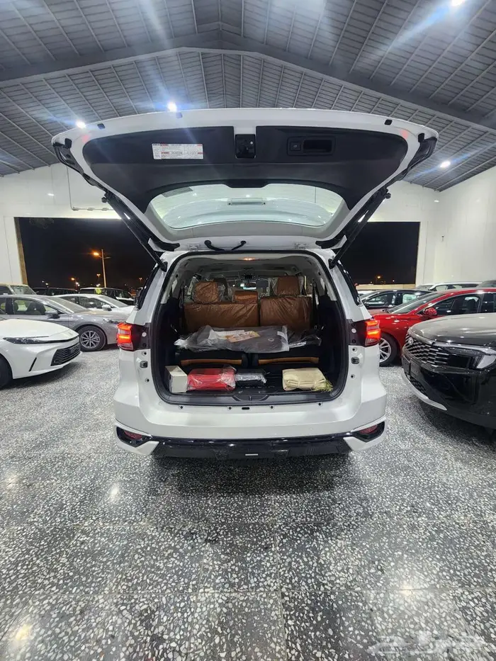 تويوتا فورتشنر VX3 بنزين 2025 السعر 171925 16