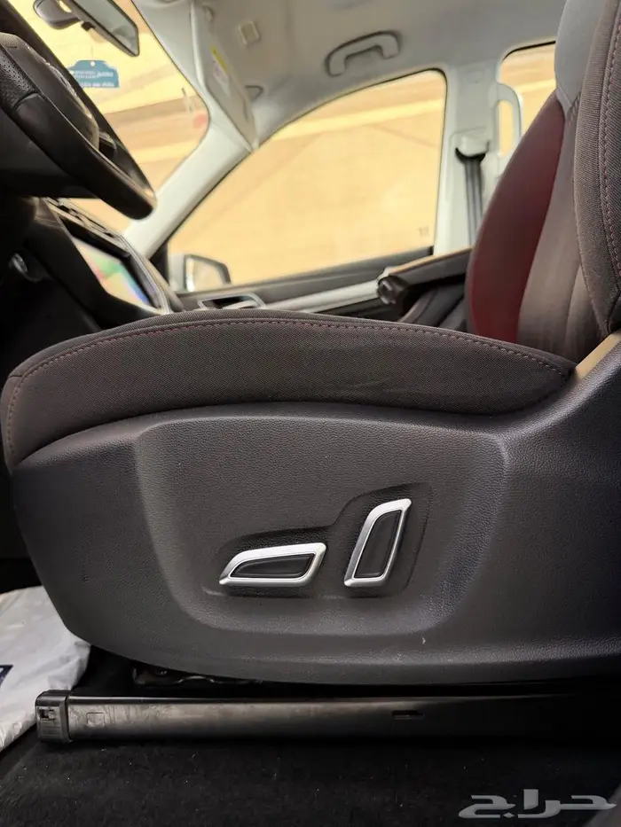 للبيع جيب MGRX8نظيف جدآ ضمان الناغى ممشى قليل 8 مقاعد2023 33