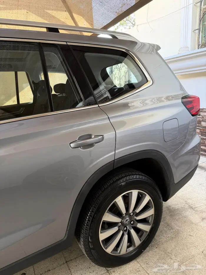 للبيع جيب MGRX8نظيف جدآ ضمان الناغى ممشى قليل 8 مقاعد2023 17