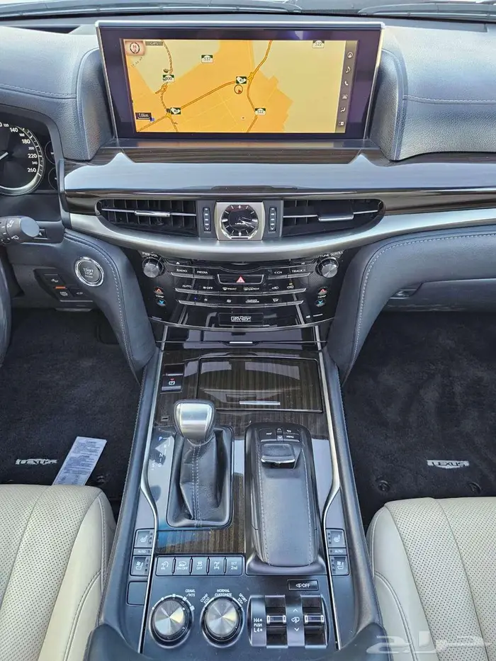 لكزس LX570 فل كامل 2016 17