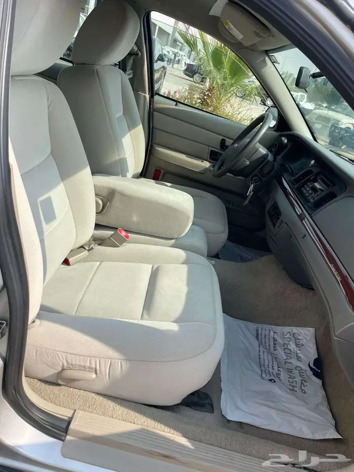 فورد كراون فكتوريا 2011 مخزن 19