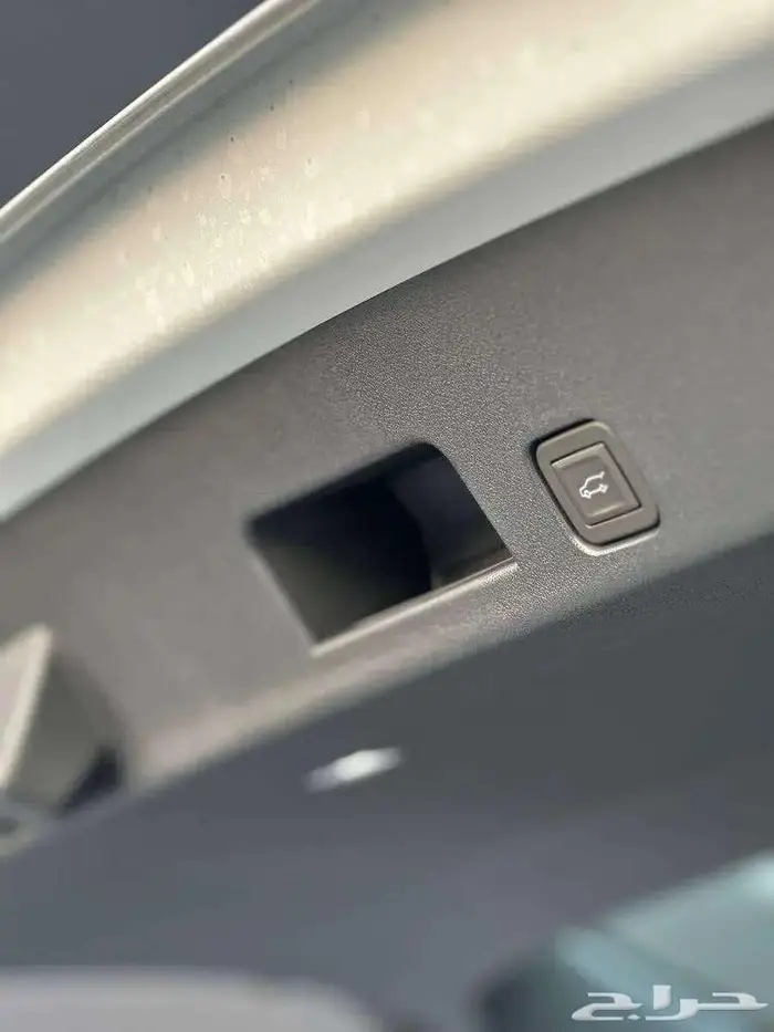 شفرولية ترافيريس LT نص فل 2025 لدى الخضر للسيارات 17