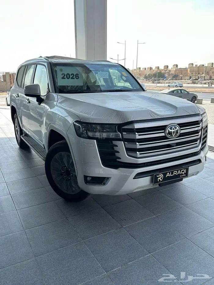عرض خاص تويوتا لاندكروزر GXR رقم3 بنزين 2026 1