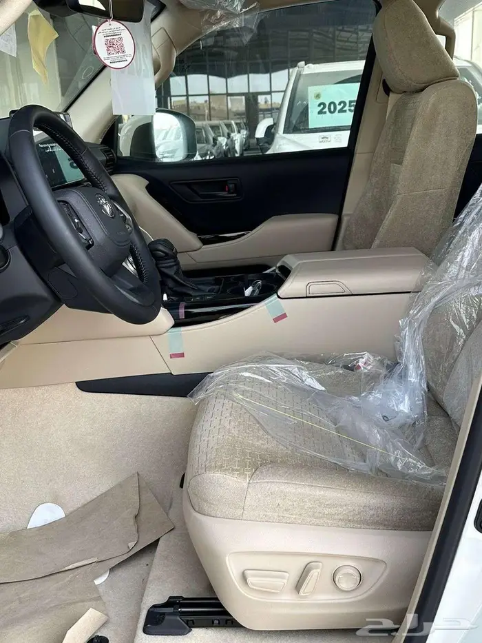 عرض خاص تويوتا لاندكروزر GXR رقم3 بنزين 2026 5