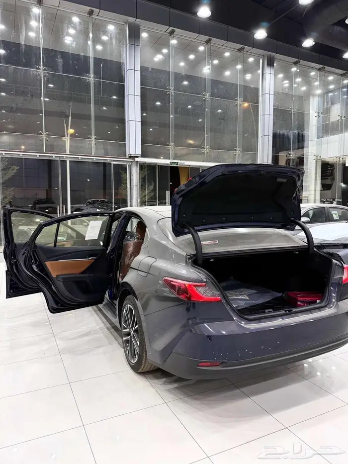 تويوتا كامري ( قراندي ) موديل 2025 أقل الأسعار 9