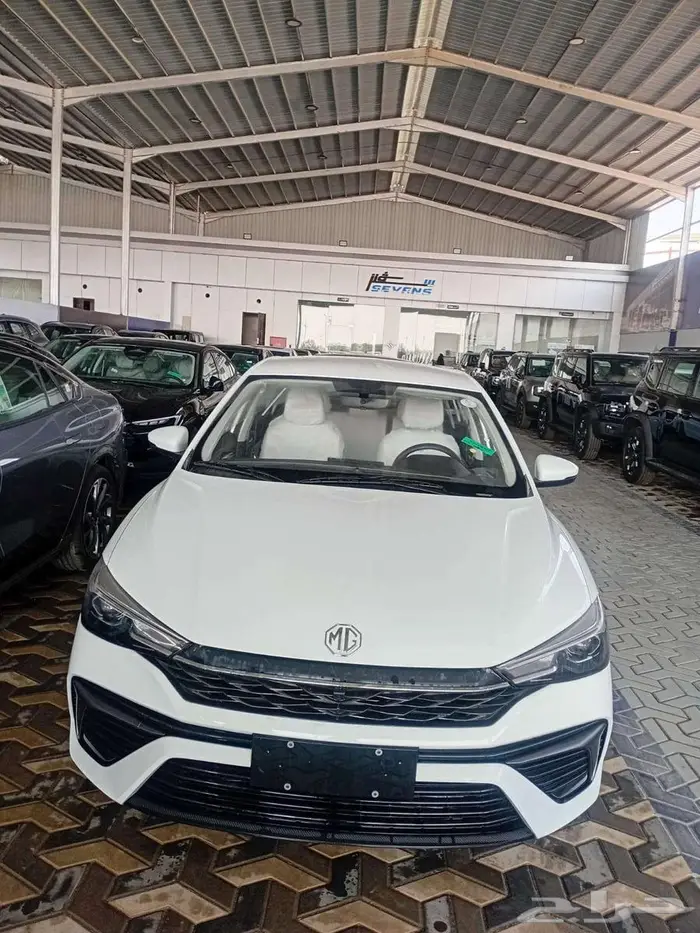 ام جي 5 استاندر الشكل الجديد بنزين اتوماتيك 2025 عروض خاصة 1