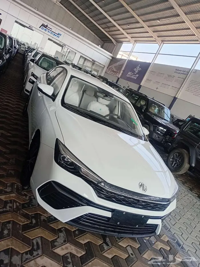 ام جي 5 استاندر الشكل الجديد بنزين اتوماتيك 2025 عروض خاصة 4