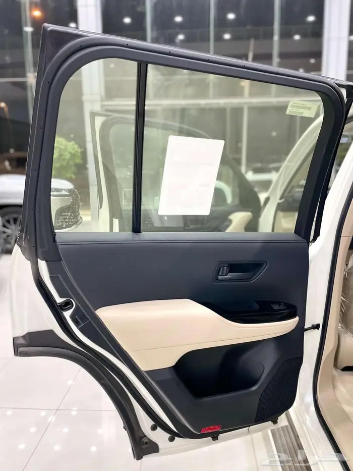 تويوتا لاندكروزر GXR L2 بنزين سعودي 2026 (273700) شامل 18