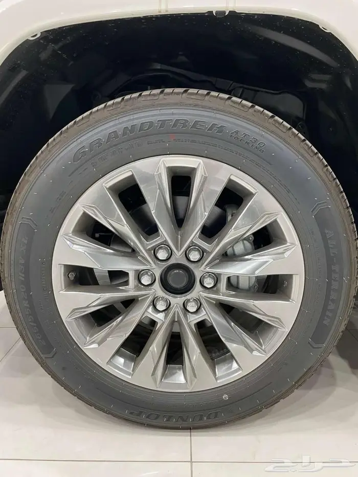 تويوتا لاندكروزر GXR L4 بنزين سعودي 2026 ( 323725) شامل 18