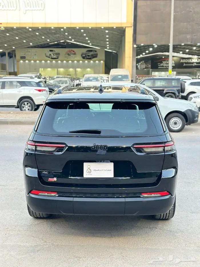 جيب جراند شروكي التيتيود موديل 2023 5