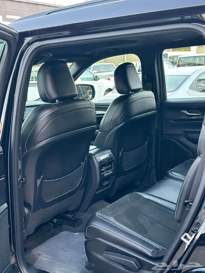 جيب جراند شروكي التيتيود موديل 2023 8