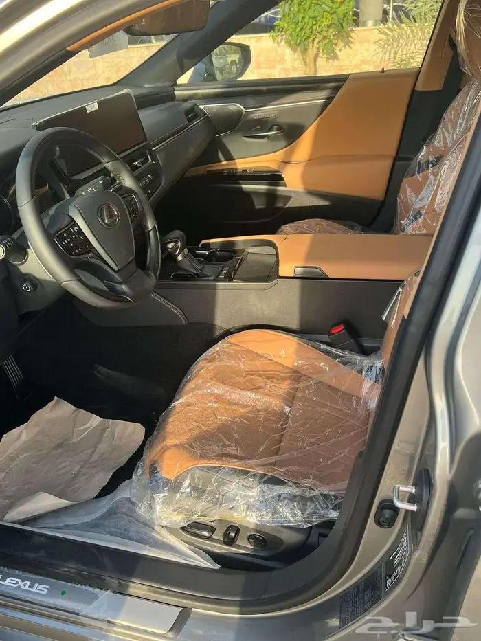 لكزس ES 350 DD فل كامل 2025 سعودي بخصم 10
