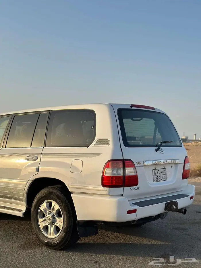 جيب لاندكروزر VXR 2