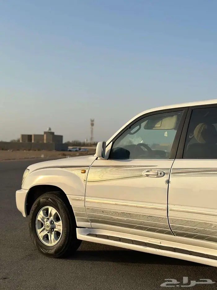 جيب لاندكروزر VXR 5