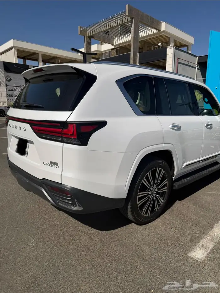 جيب لكزس موديل 2024 مخزن وكالة أبيض سعودي ممشى 9 آلاف فقط 2