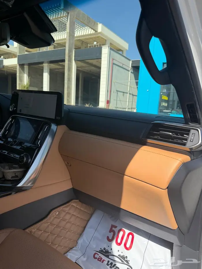 جيب لكزس موديل 2024 مخزن وكالة أبيض سعودي ممشى 9 آلاف فقط 5