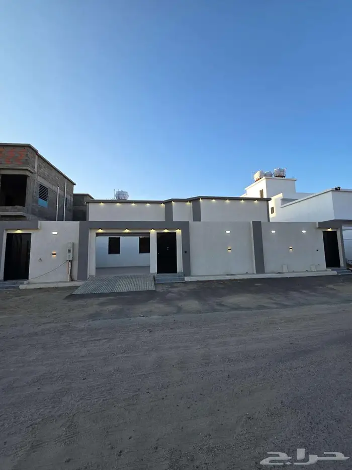 للبيع دور مستقل علي أرض كامله تشطيب فاخر 900 ألف باحد رفيده 1