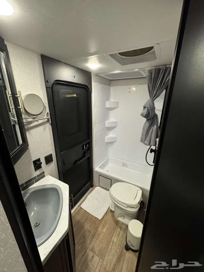 كرفان (RV) أمريكي موديل 2022 فوريست ريفر (26DBHBL) 3