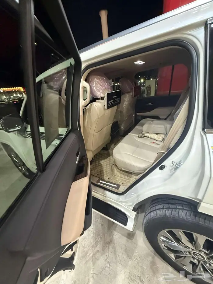لاندكروزر 2024 GXR-L5 فل كامل سعودى ممشى 48500 االف 10