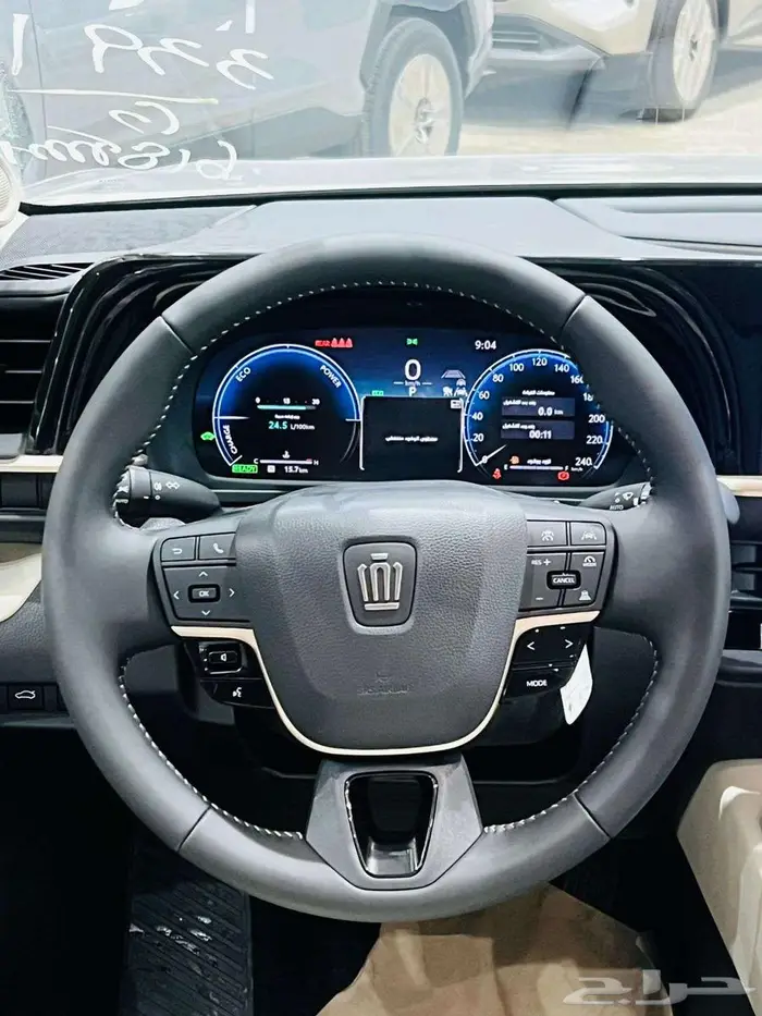 تويوتا كراون 2.5 بريميوم هايبرد 2026 6