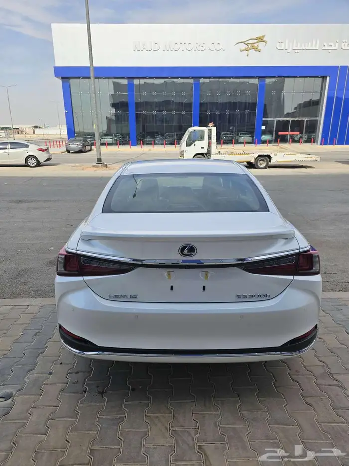 لكزس ES300AH موديل 2025 سعودي 4