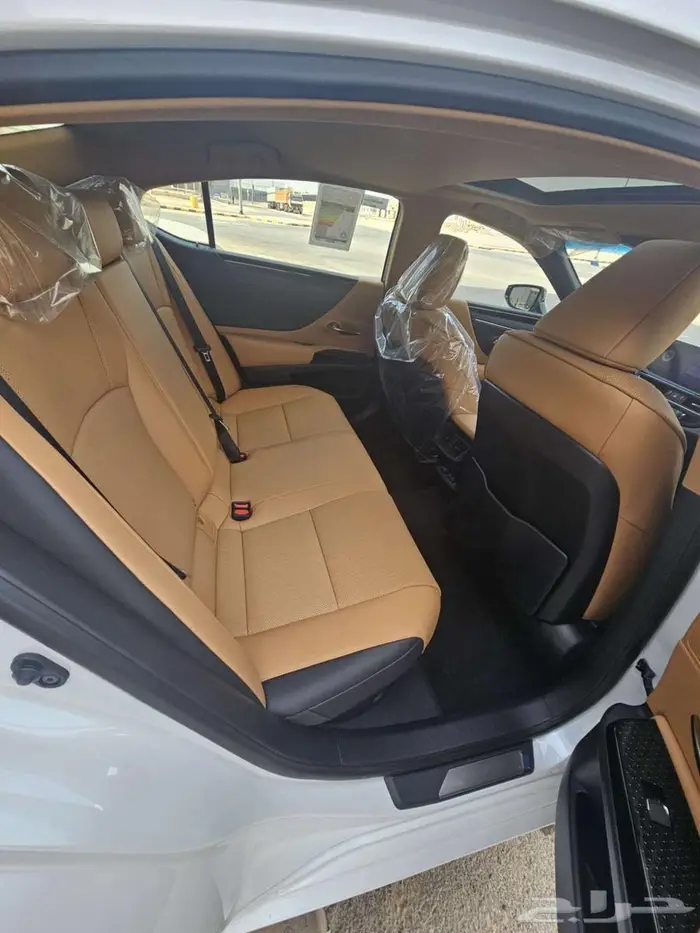 لكزس ES300AH موديل 2025 سعودي 18