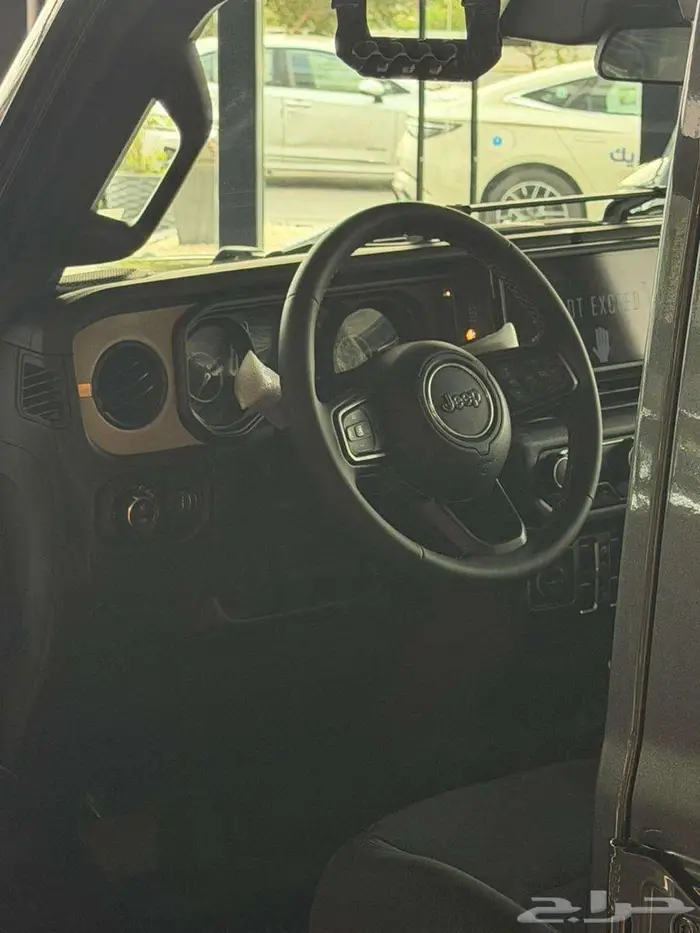 جيب رانجلر 2025 سبورت 4 ابواب بخصومات نهاية العام 14