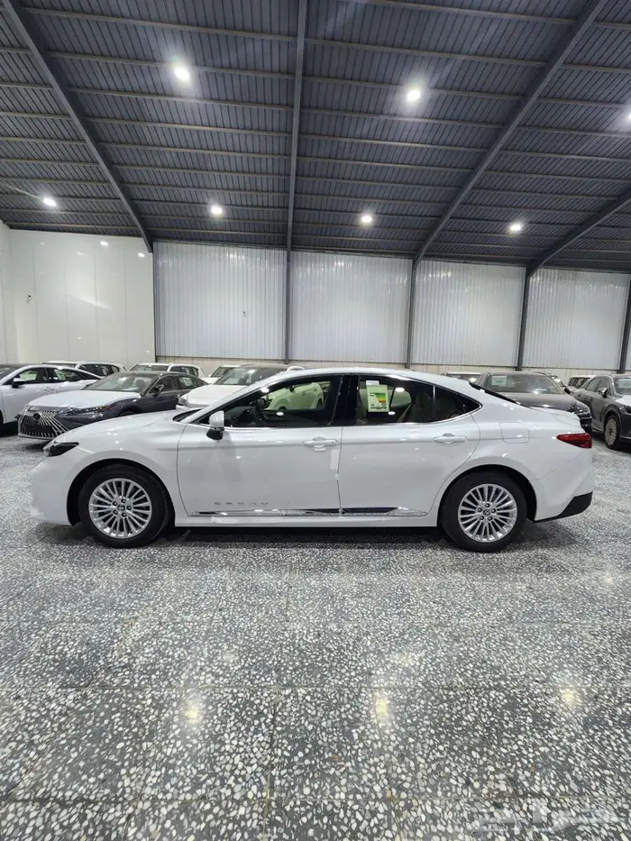 كامري LE فتحه سقف 2025 بنزين السعر 116150 3