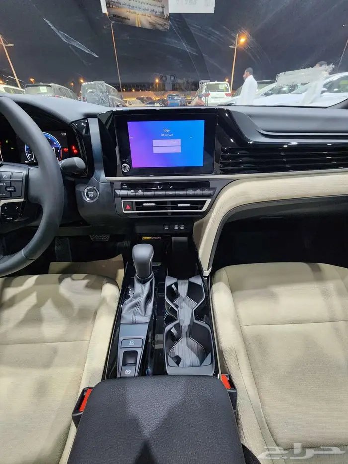 كامري LE فتحه سقف 2025 بنزين السعر 116150 8