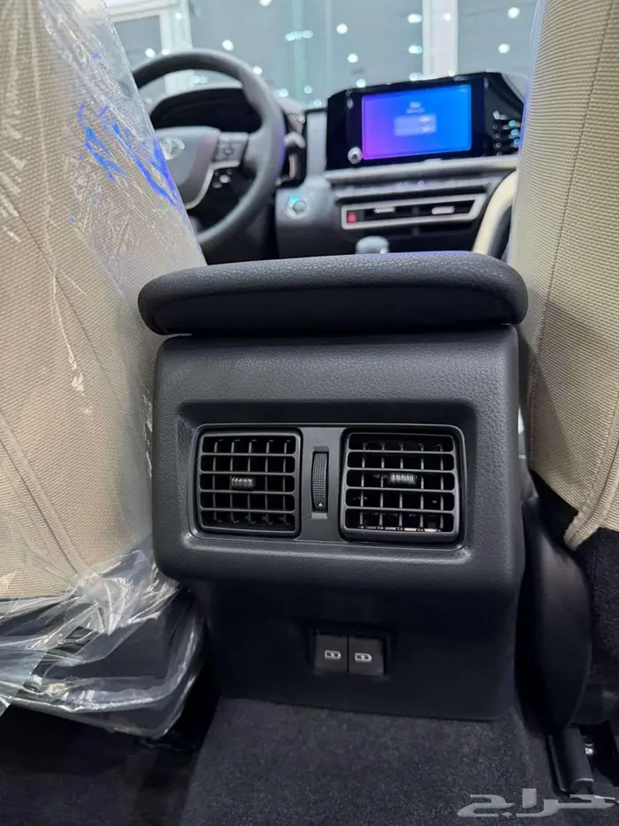 تويوتا كامري LE هايبرد 2025 3