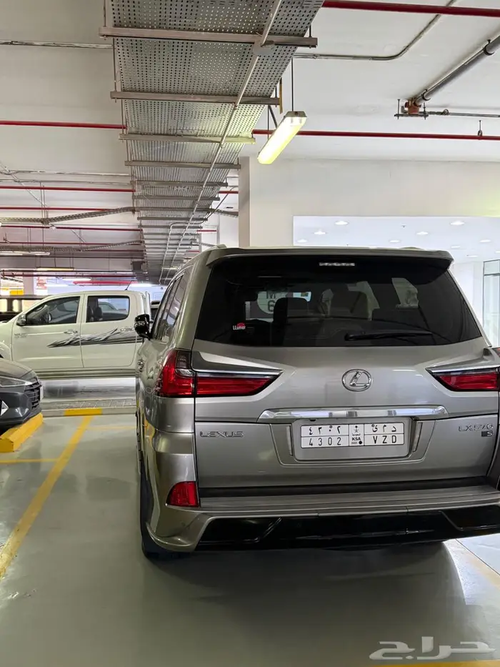 جيب لكزس 4