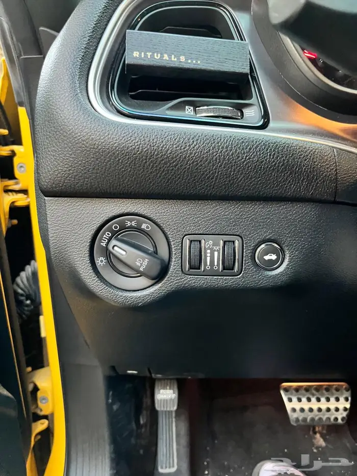 تشالنجر خليجي فل كامل ستوك V8 RT 18