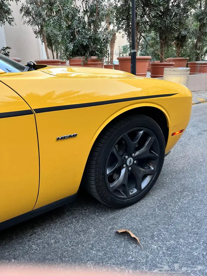 تشالنجر خليجي فل كامل ستوك V8 RT 19