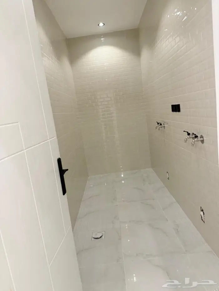 ادوار ارضيه للبيع عماره حي الاخضر مستقله مساحه 450 م 16