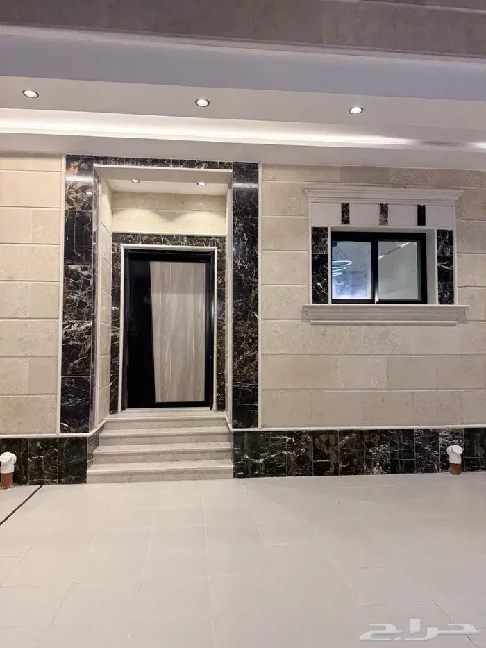 ادوار ارضيه للبيع عماره حي الاخضر مستقله مساحه 450 م 2