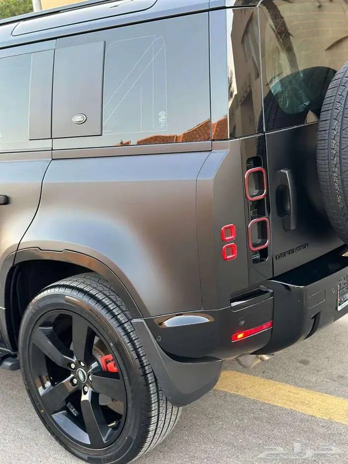 ديفندر 110 أسود مطفي 2022 عداد 105 بحالة الوكالة على الضمان 54