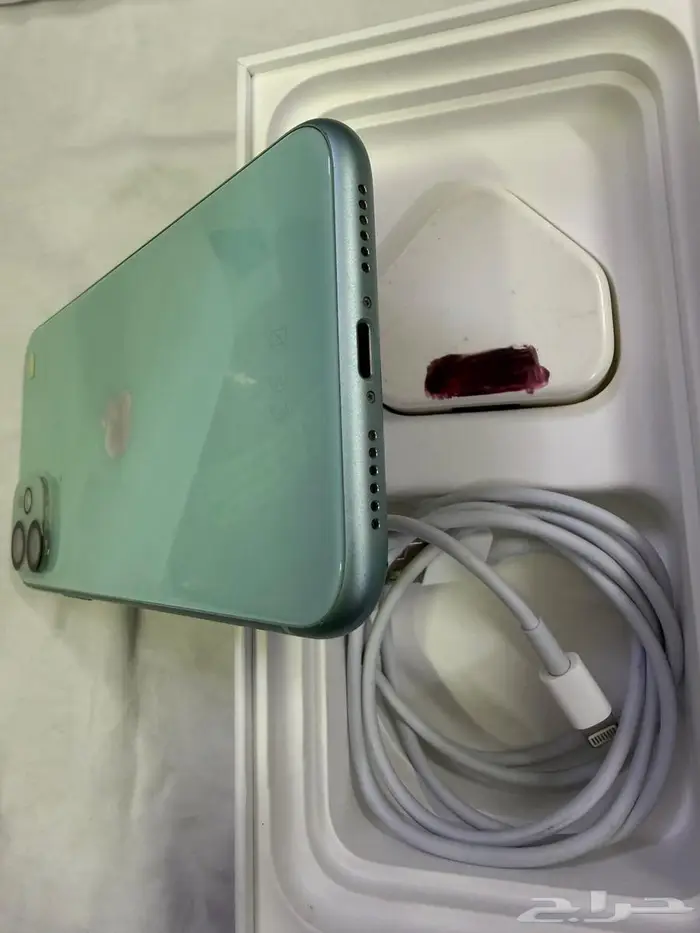 ايفون 11 العادي نظيف 2