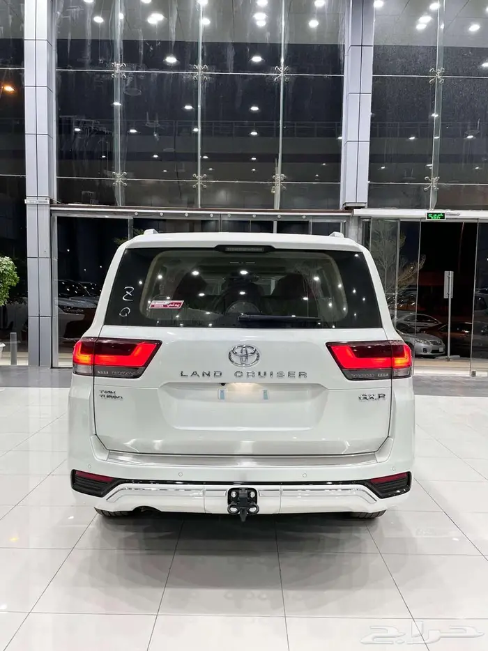 تويوتا لاندكروزر GXR L3 بنزين سعودي 2025 (290950) شامل 2