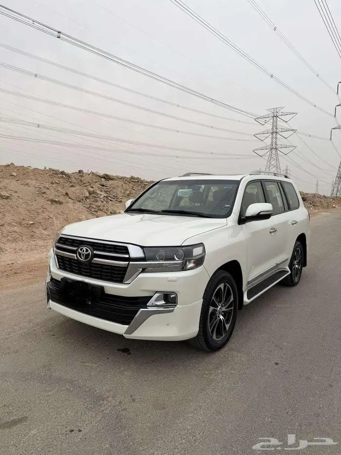 تويوتا لاند كروزر V8 - GXR - 2017- بنزين 1